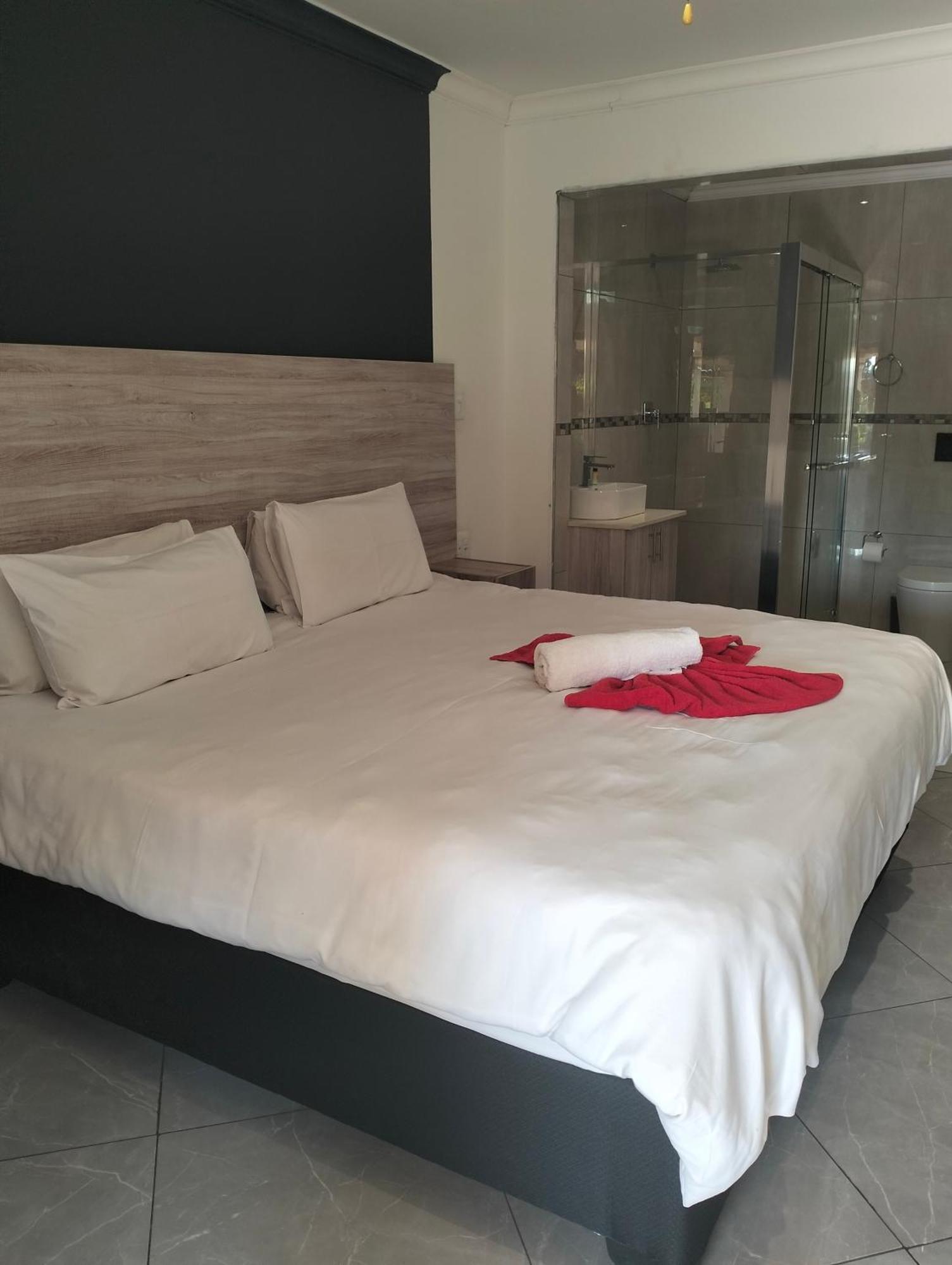 Sunrise Boutique Hotel Witbank Esterno foto