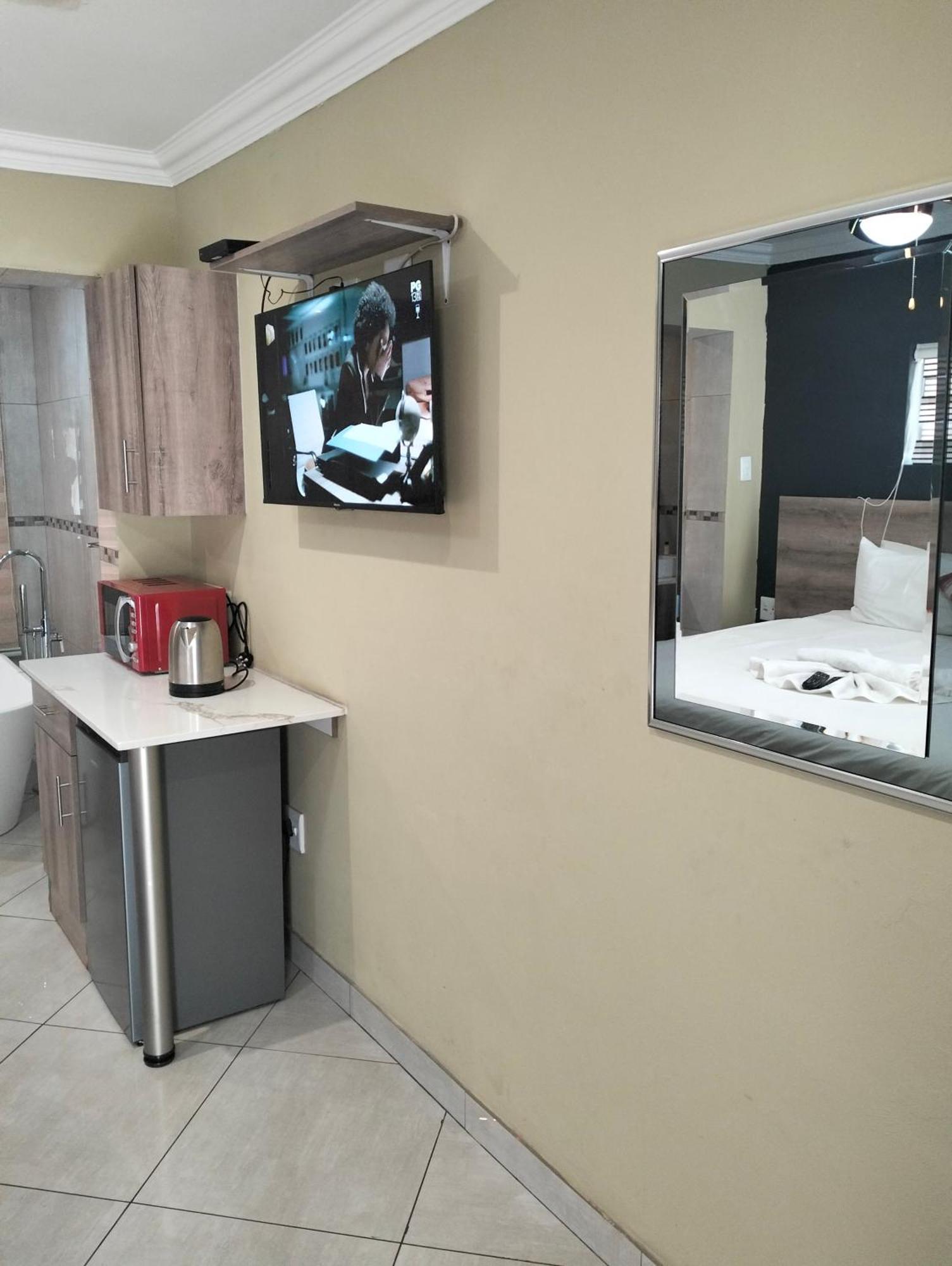 Sunrise Boutique Hotel Witbank Esterno foto