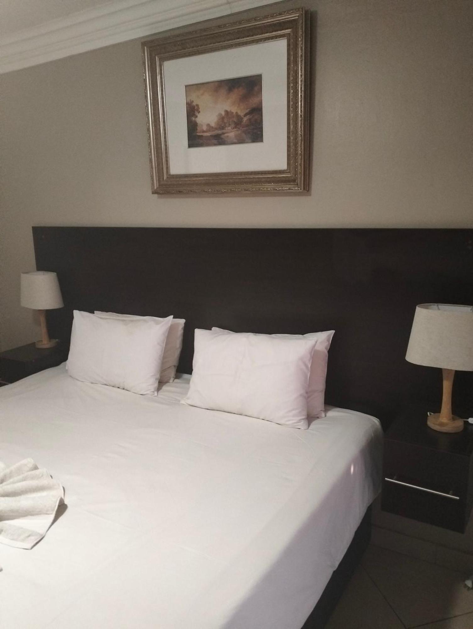 Sunrise Boutique Hotel Witbank Esterno foto