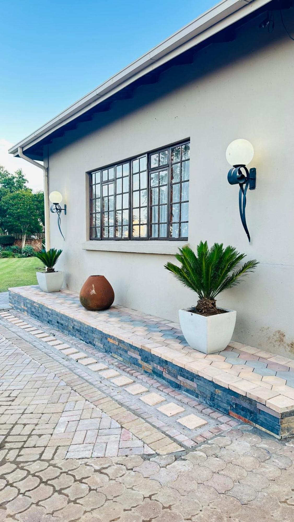 Sunrise Boutique Hotel Witbank Esterno foto
