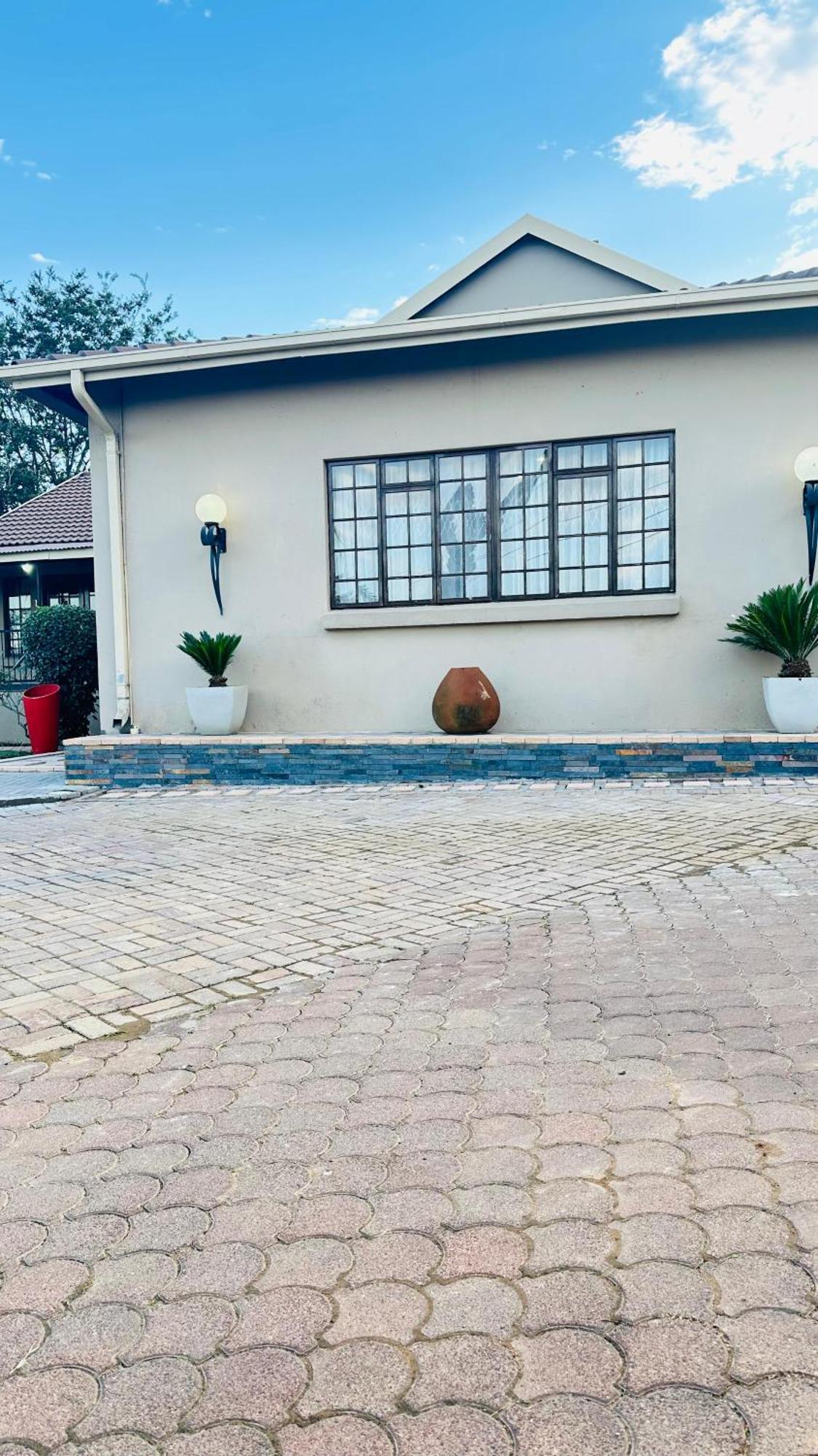 Sunrise Boutique Hotel Witbank Esterno foto