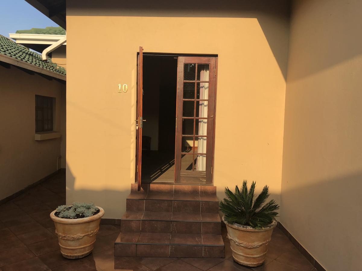 Sunrise Boutique Hotel Witbank Esterno foto