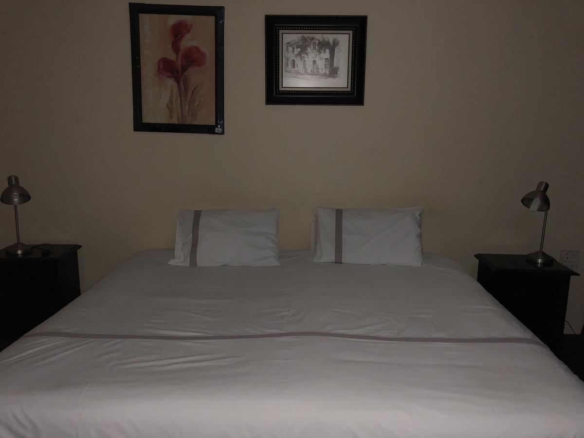 Sunrise Boutique Hotel Witbank Esterno foto