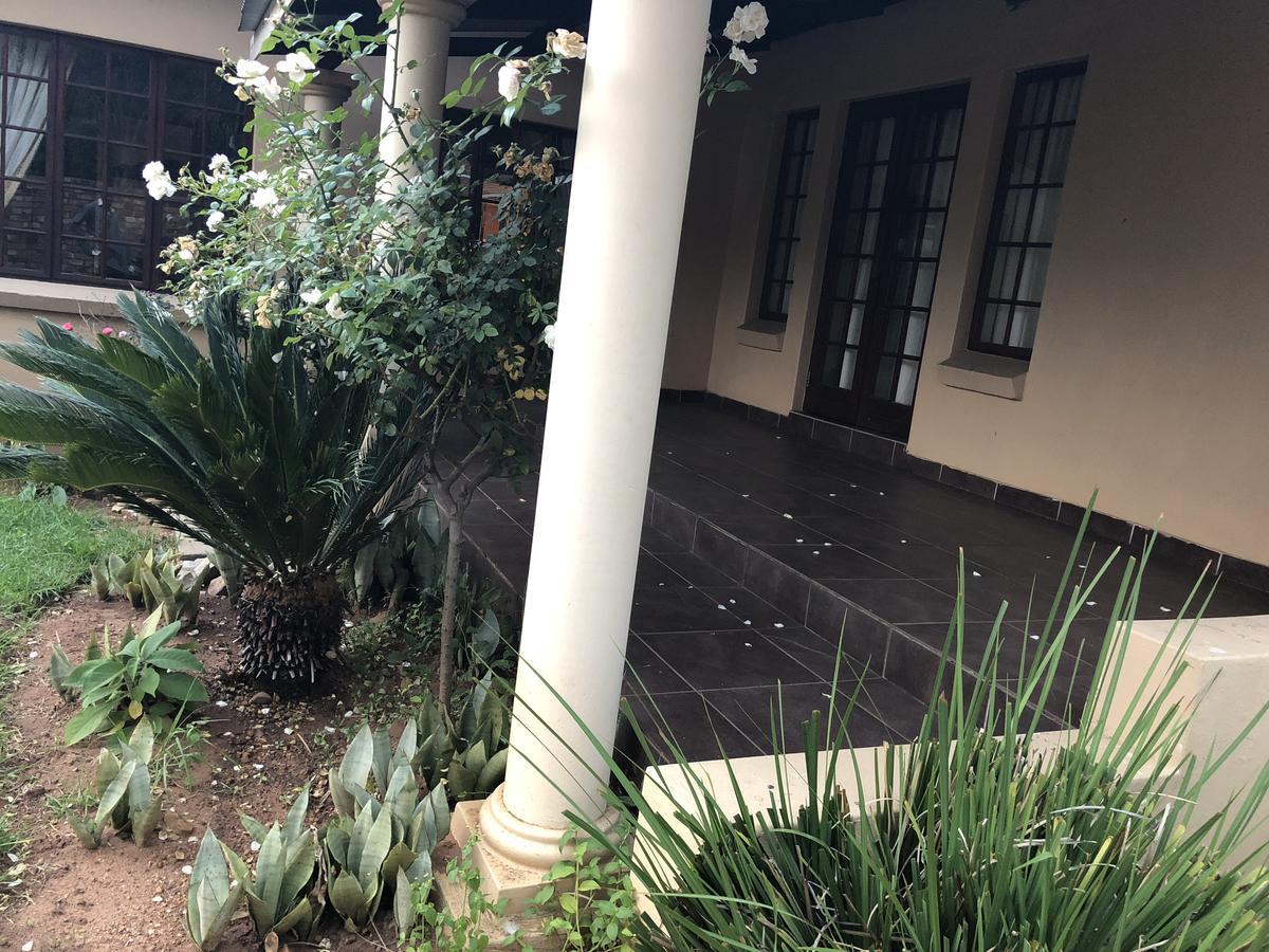 Sunrise Boutique Hotel Witbank Esterno foto